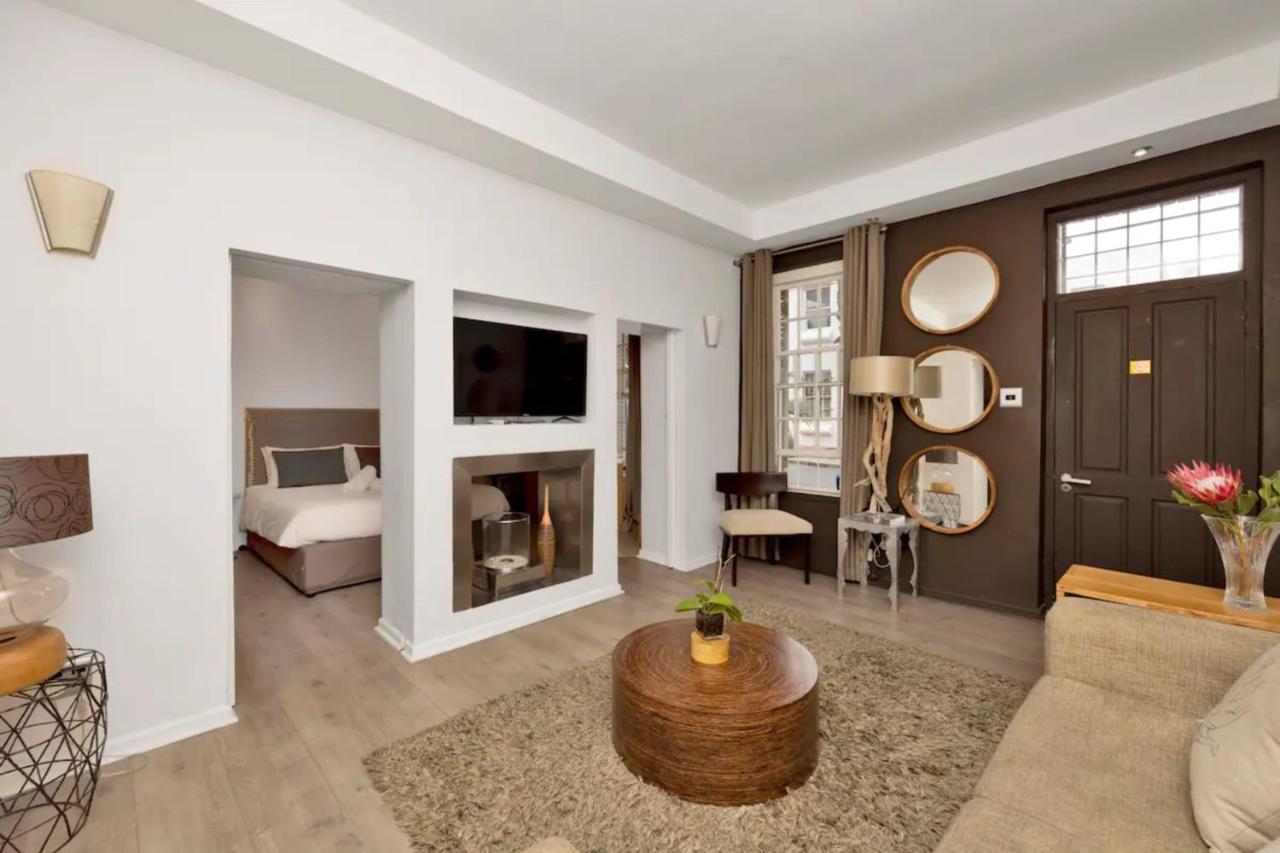 Charming Townhouse In De Waterkant เคปทาวน์ ภายนอก รูปภาพ